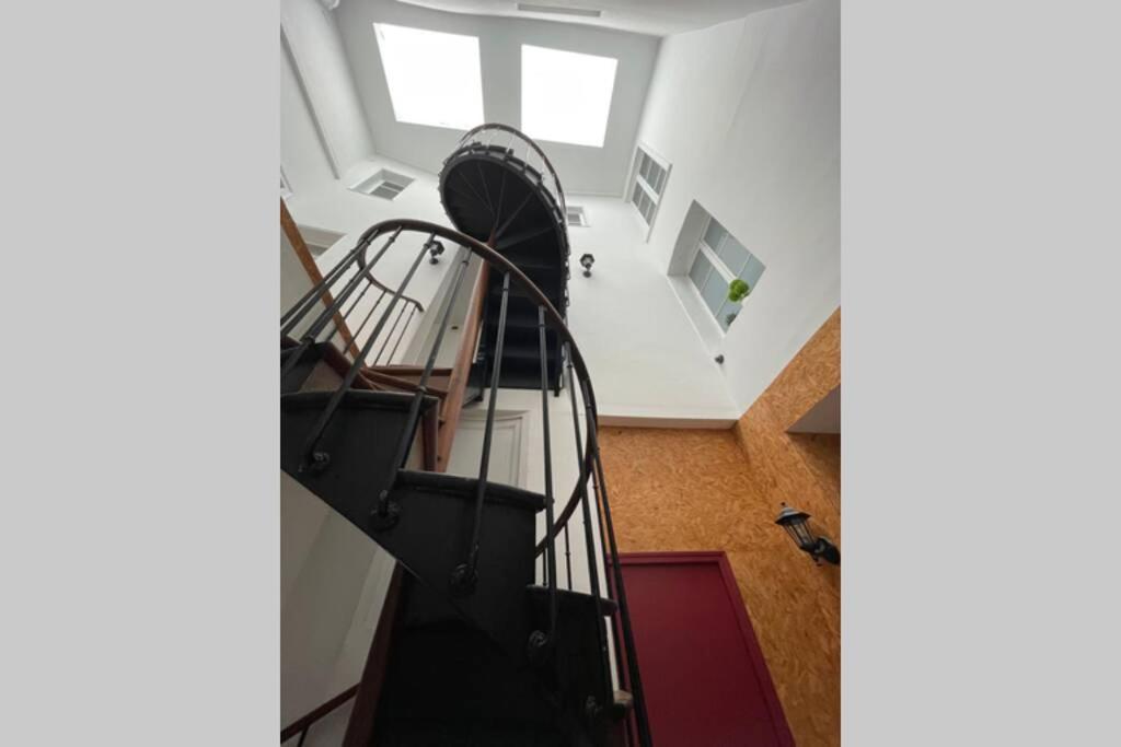 Appartement «La Vie Est Belle» Au Coeur De Sézanne Екстериор снимка